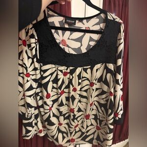 Avenue Stretch Floral Patterned Top
